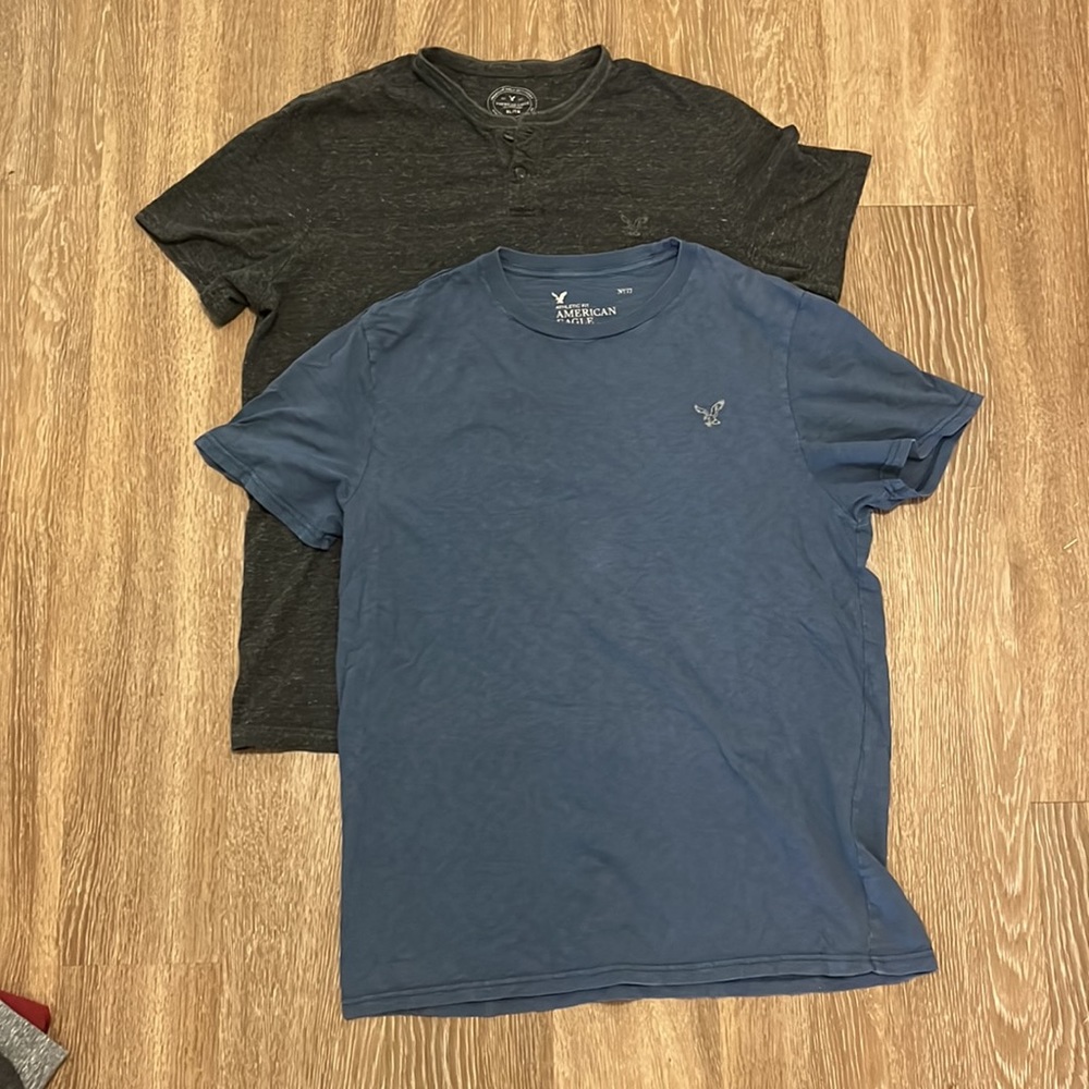 Set of 2 American Eagle XL shirts